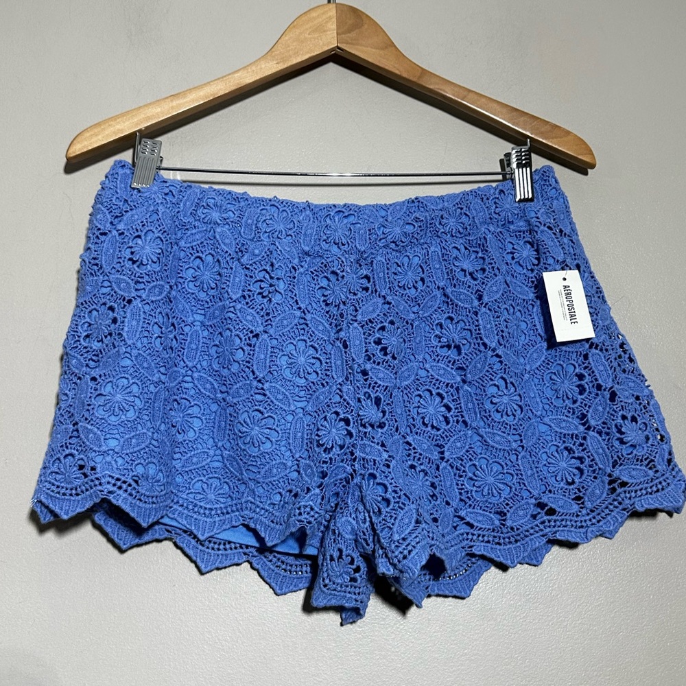 NWT Aeropostale || Woman’s blue lace shorts
Size Large